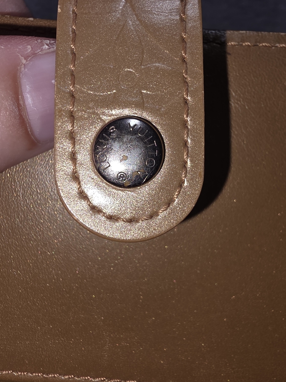 Louis Vuitton Gold Embossed Monogram Vernis Compact Agenda Cover - Picture 4 of 16